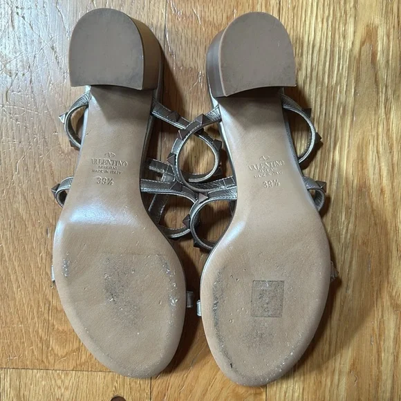 Valentino Garavani Rock Stud Slide Sandal - Picture 4 of 14